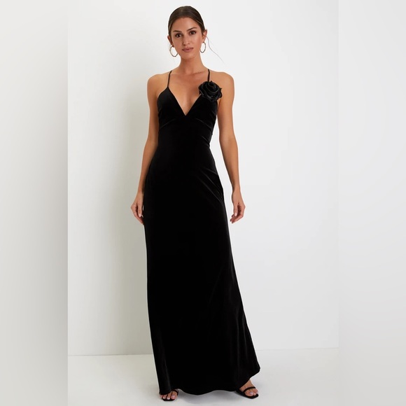 Lulus Dresses & Skirts - Lulu's NWT Got You Captivated Black Velvet Rosette Lace-Up‎ Maxi Dress